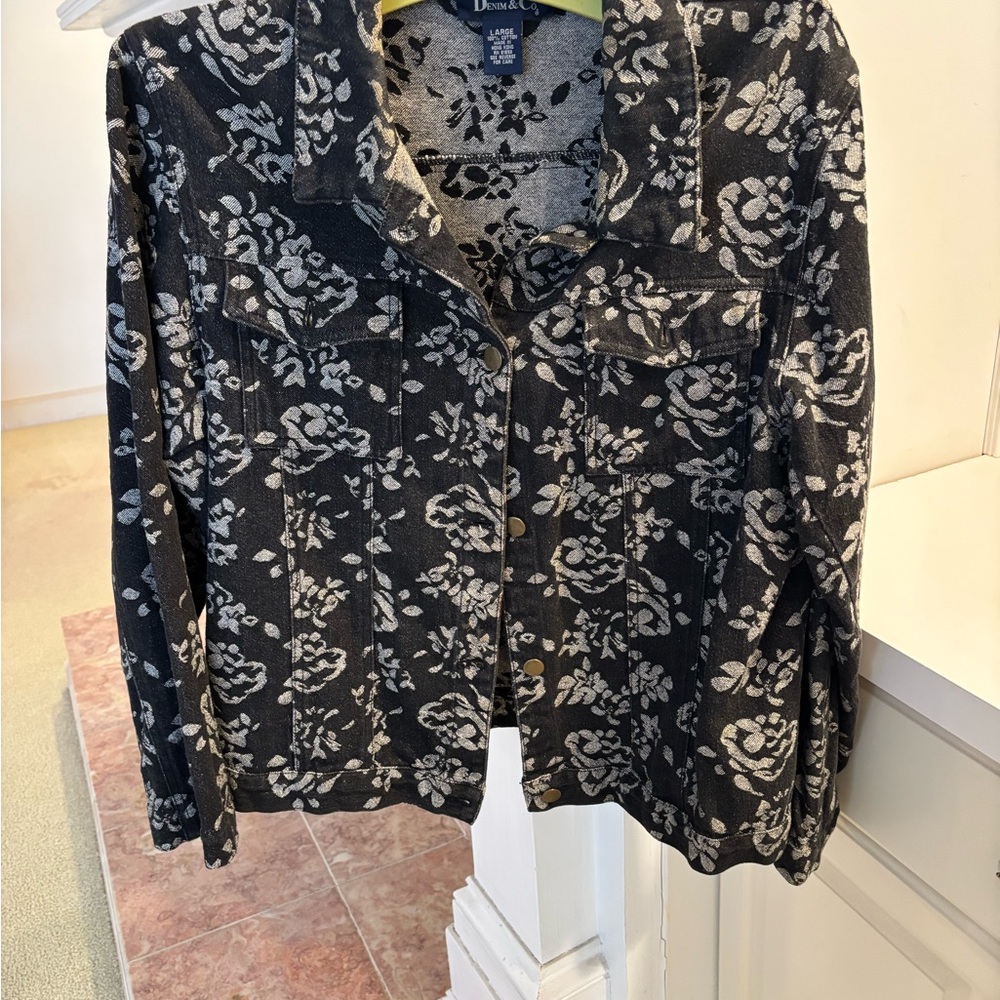 Denim&Co. Black and White Floral Jacket